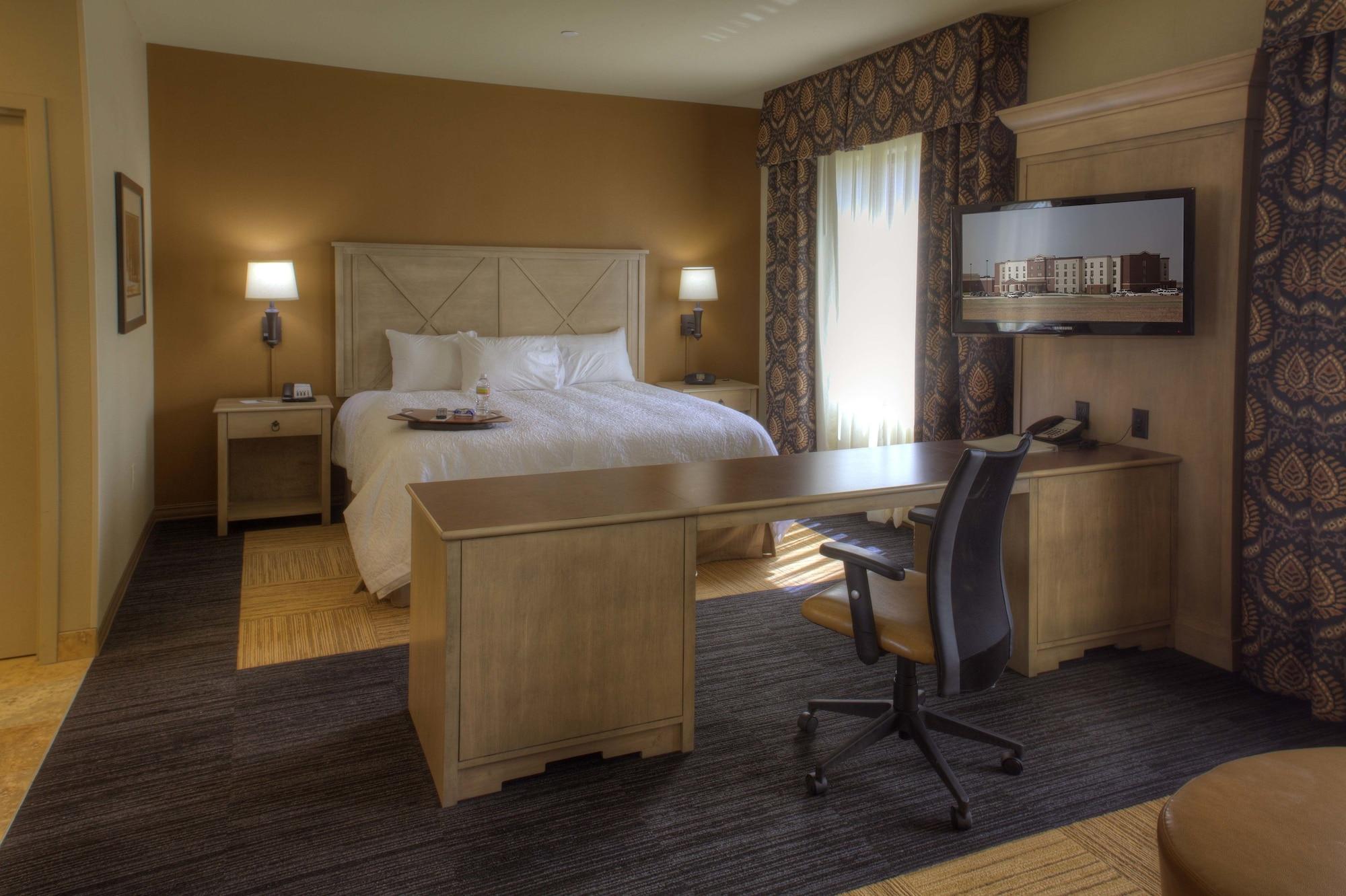 Hampton Inn & Suites Dodge City Boot Hill Casino Exterior foto
