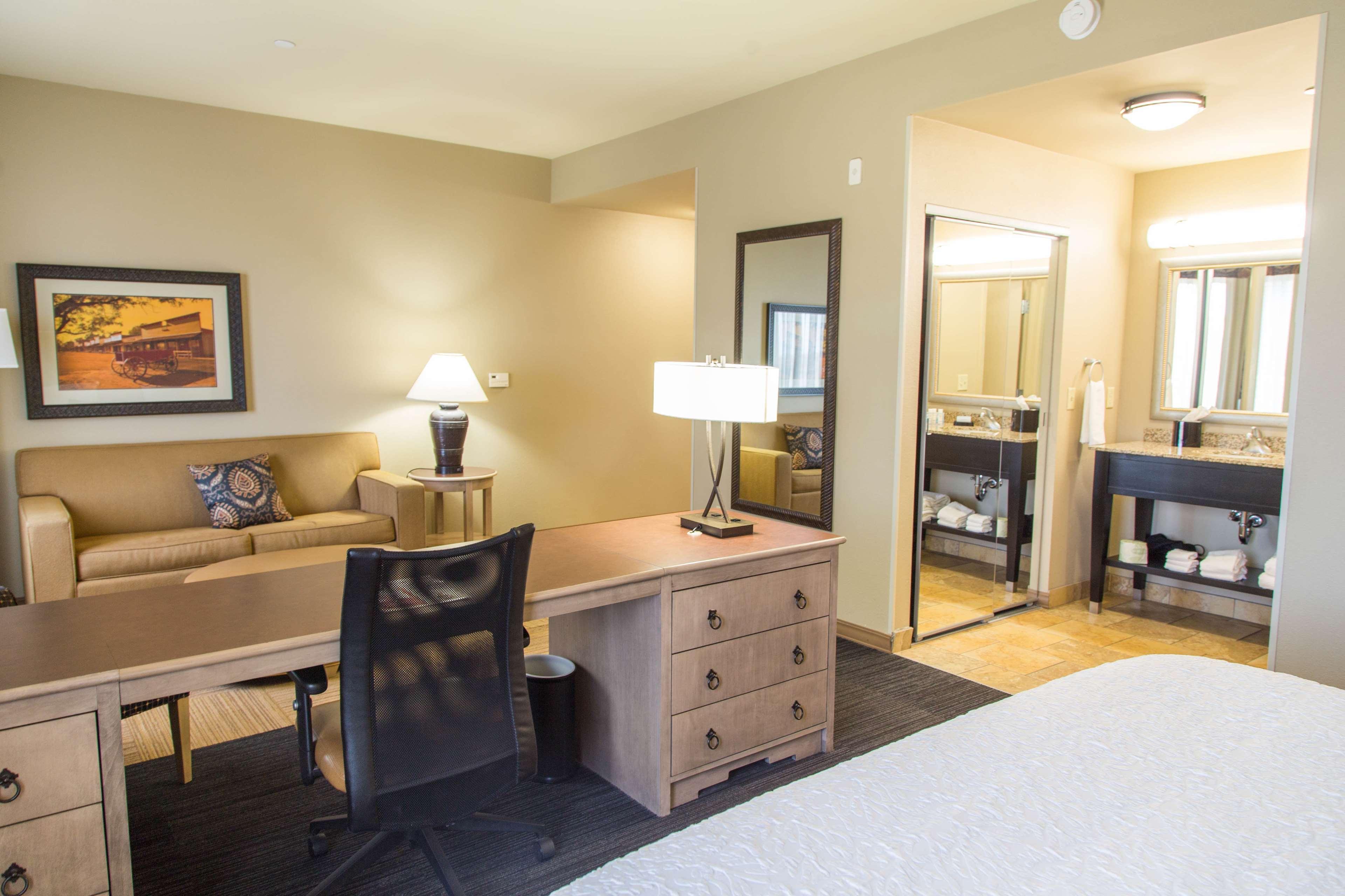 Hampton Inn & Suites Dodge City Boot Hill Casino Exterior foto