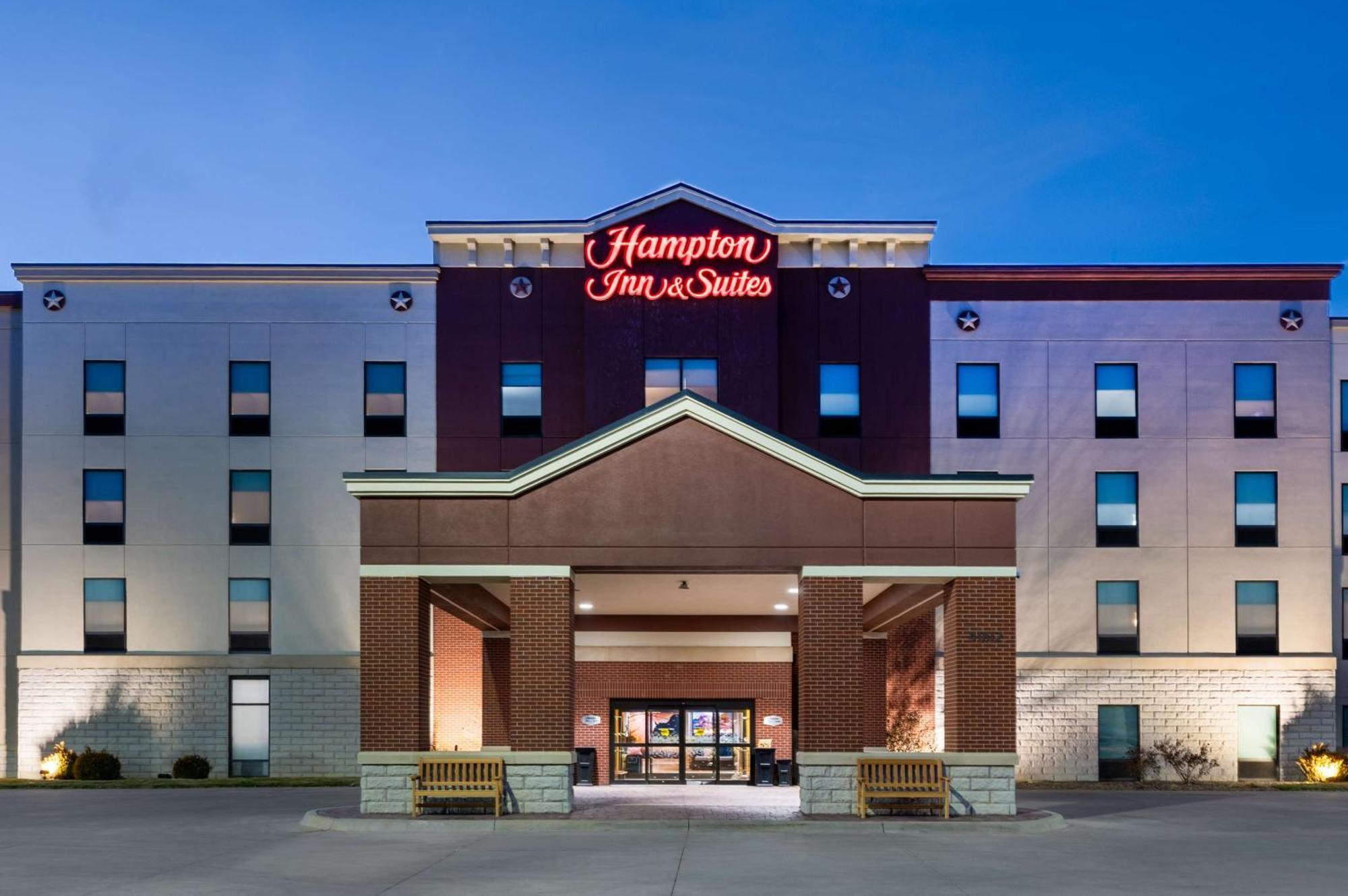 Hampton Inn & Suites Dodge City Boot Hill Casino Exterior foto